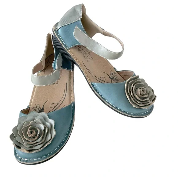 L’Artiste Spring Step Caicos Blue Gray Mary Jane Flats Shoes Size 7 Flower EUC🩵 - Picture 1 of 8